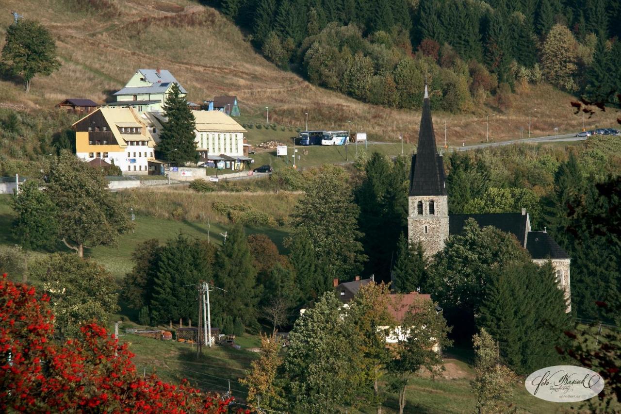 Hotel Straszny Dwor Duszniki Zdrój Esterno foto