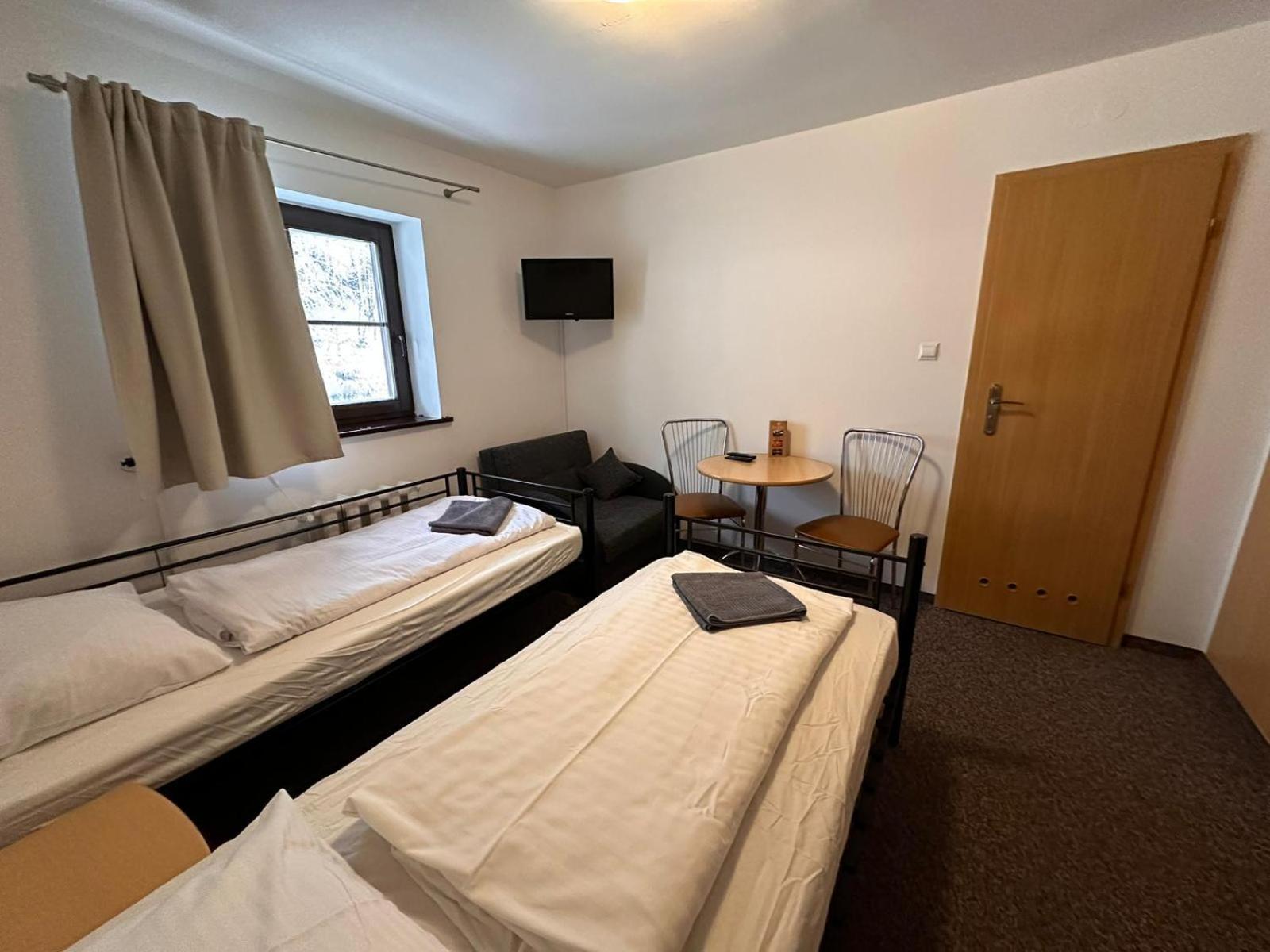 Hotel Straszny Dwor Duszniki Zdrój Camera foto