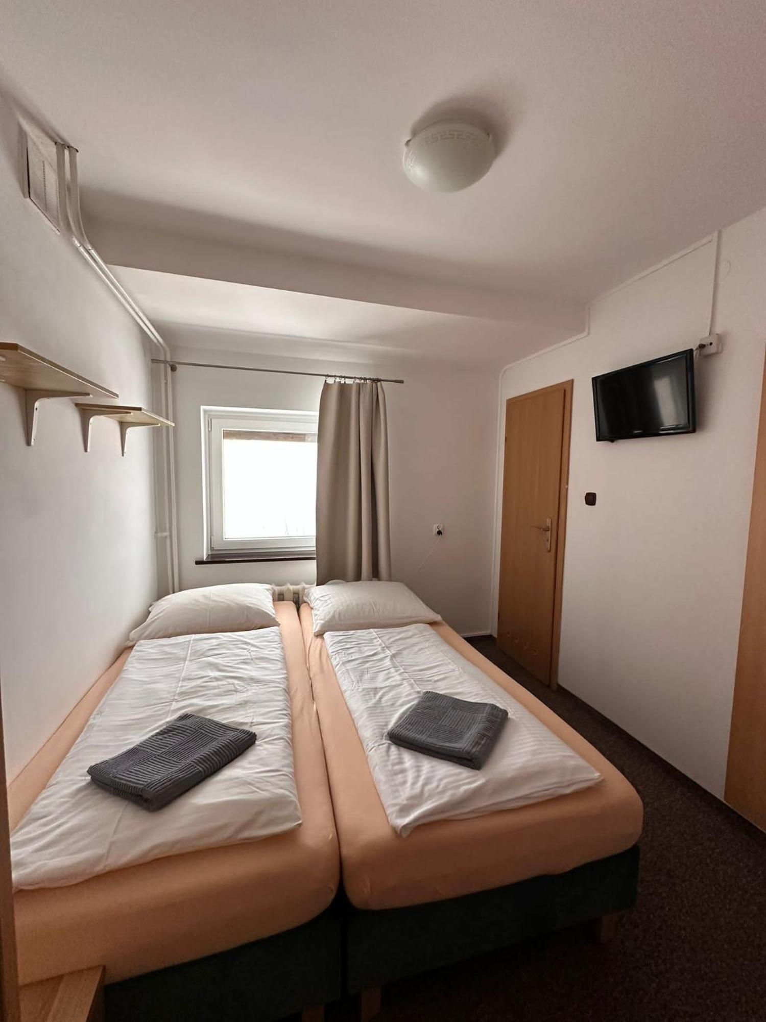 Hotel Straszny Dwor Duszniki Zdrój Camera foto