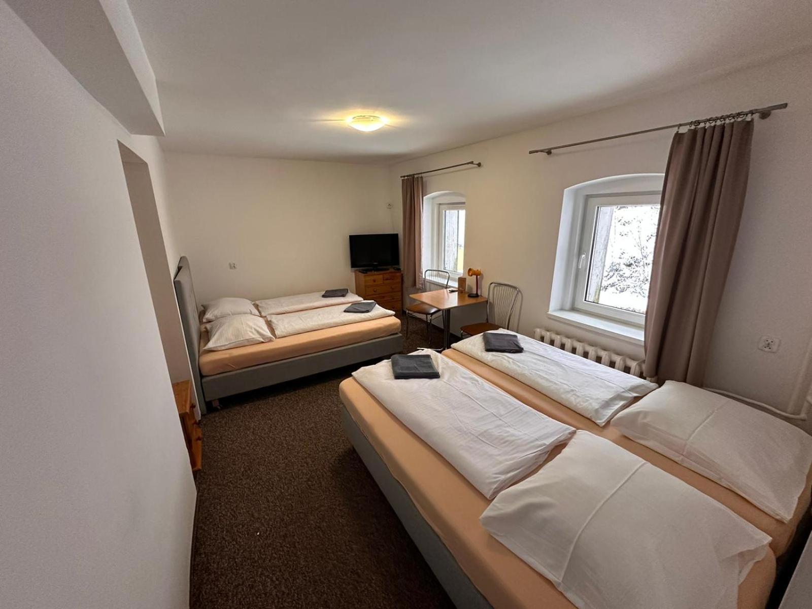 Hotel Straszny Dwor Duszniki Zdrój Camera foto