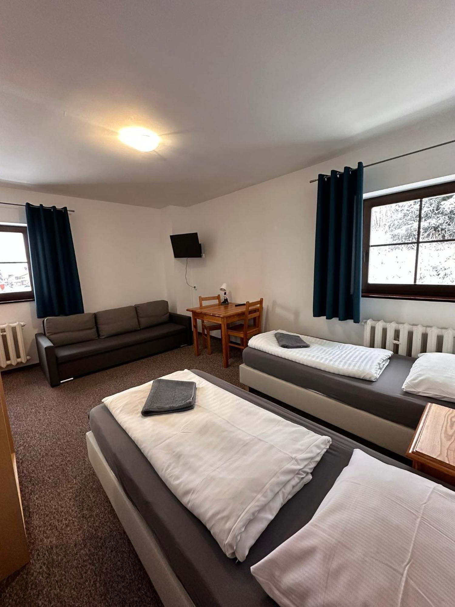 Hotel Straszny Dwor Duszniki Zdrój Camera foto