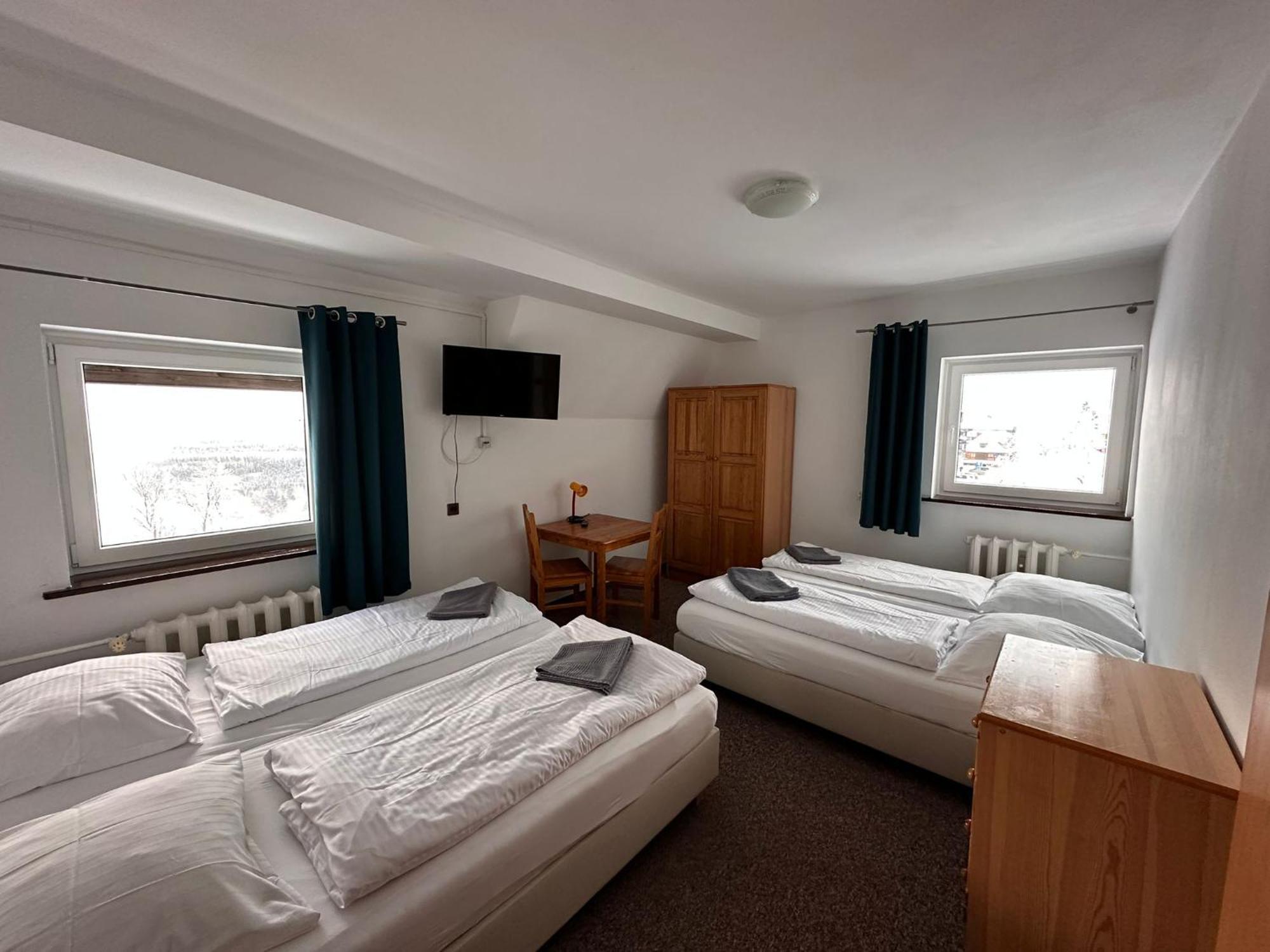 Hotel Straszny Dwor Duszniki Zdrój Camera foto
