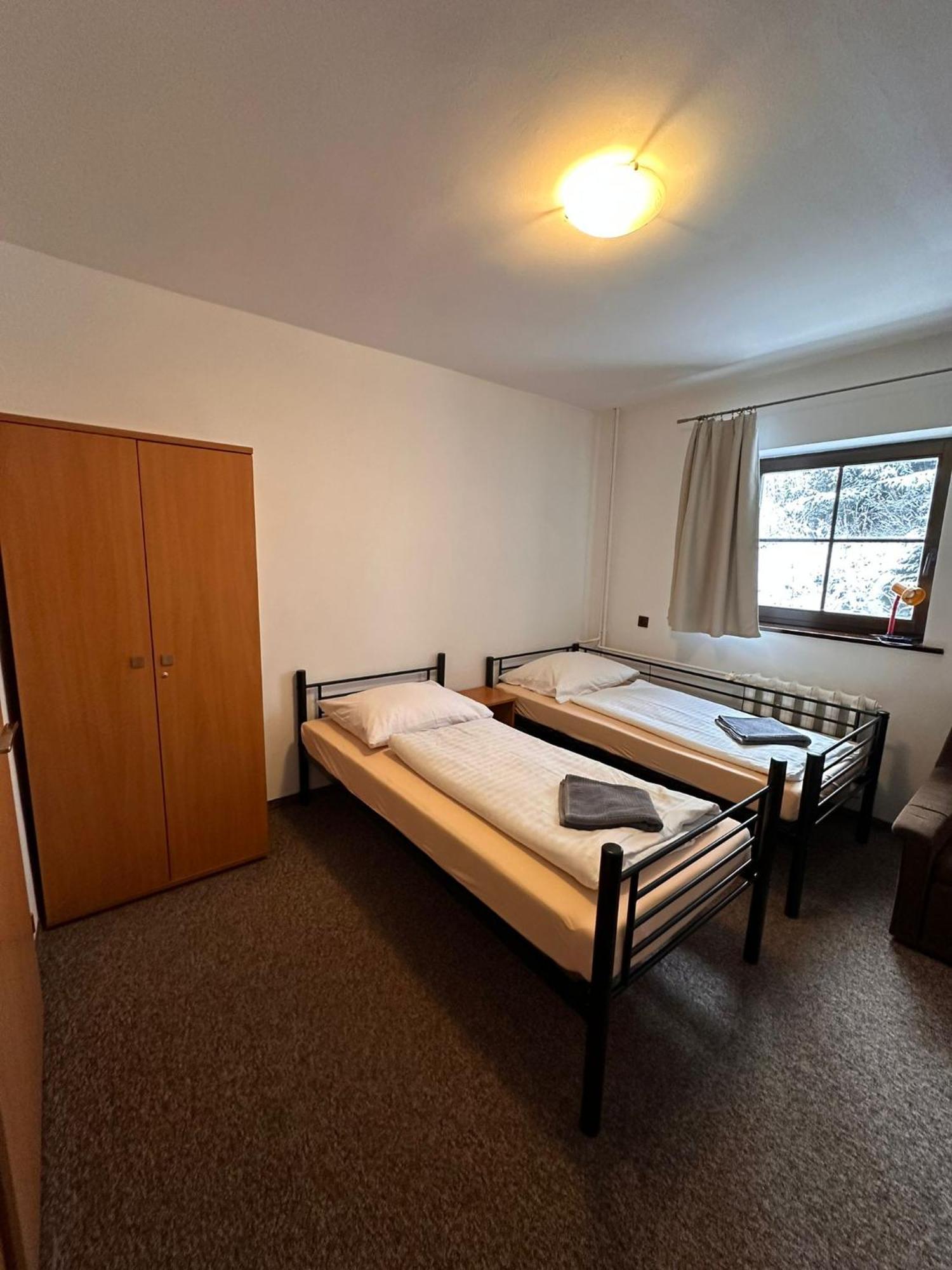 Hotel Straszny Dwor Duszniki Zdrój Camera foto